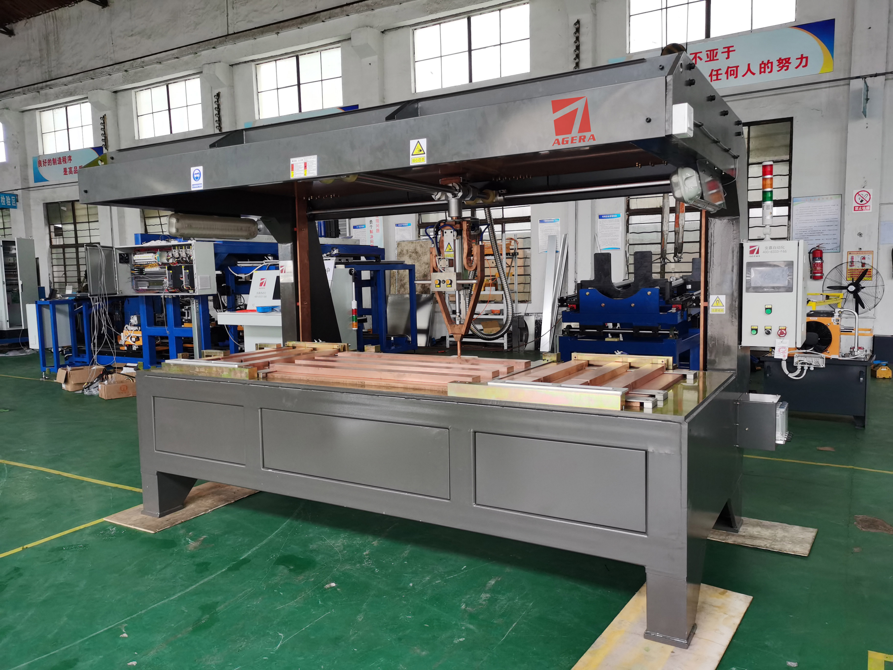 電梯門板加強(qiáng)筋龍門點焊機(jī),龍門式平臺自動點焊機(jī)